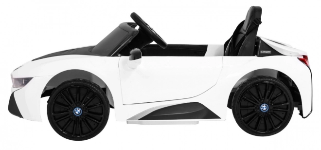 BMW I8 Lift Akkumulátoros Autó Fehér + távirányító + lassú indítás + 3 pontos övek + MP3 USB + LED dióda
