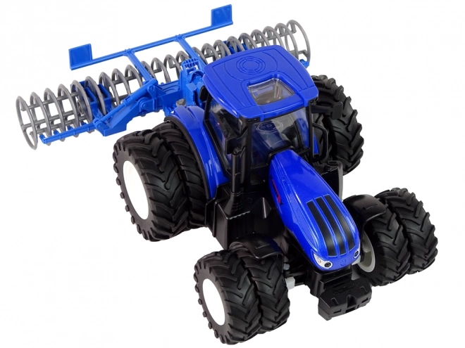 Kék távirányítós traktor 1:24 méretarányban