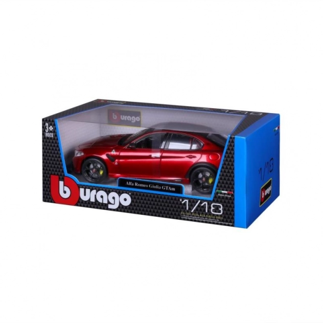 Bburago Alfa Romeo Giulia GTAm fém model, piros