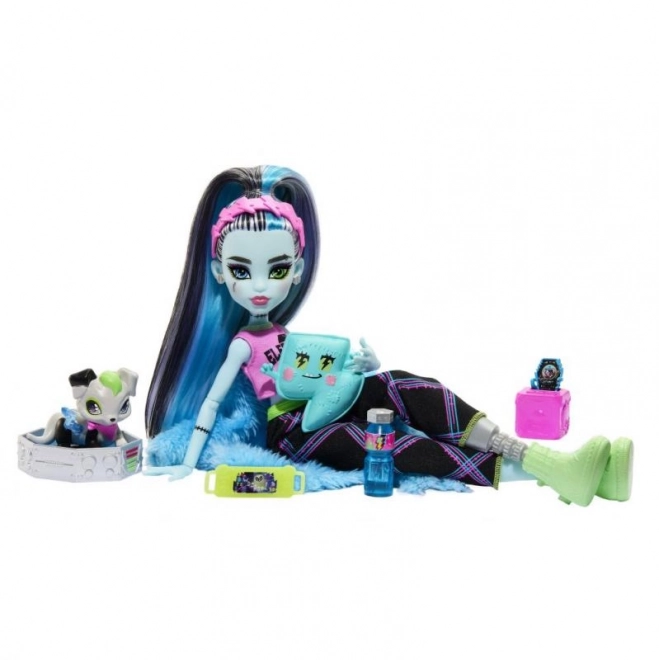 Monster High pizsama parti Frankie Stein baba