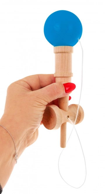 Kendama ügyességi játék gyerekeknek és felnőtteknek, fa játékszer kék golyóval