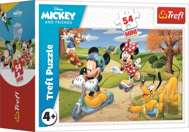 Mickey Mouse parkban korcsolyázik 54 darabos puzzle