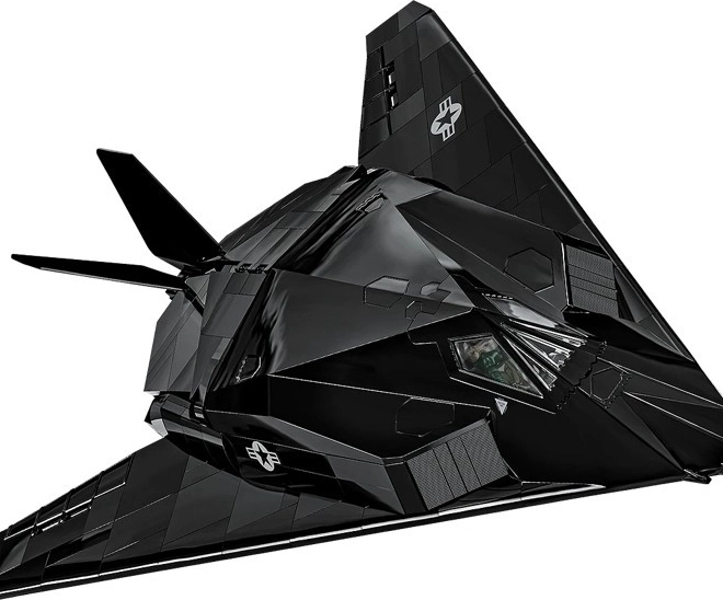 Model F-117 Nighthawk 795 darabból