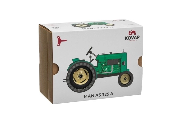 Zöld MAN traktor kulccsal 1:25 méretarányban