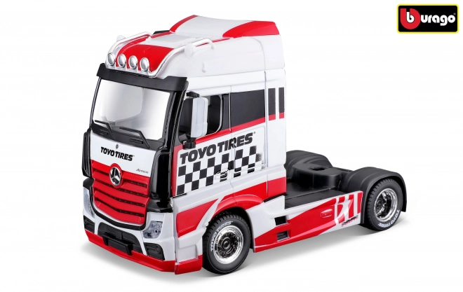 Bburago Mercedes-Benz Actros Gigaspace piros/fehér modellautó