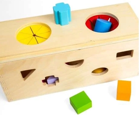 Bigjigs Toys Fa titokzatos doboz alakzatok behelyezésére és rendezésére