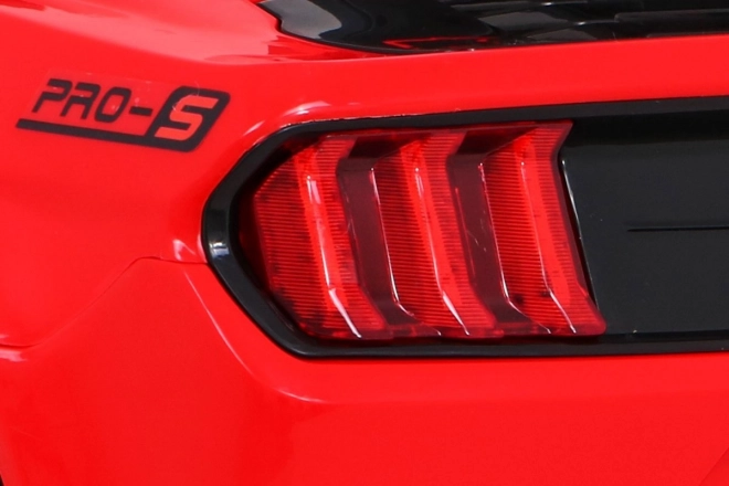 GT Sportautó akkumulátorral gyerekeknek Piros + távvezérlés + lassú indítás + csomagtartó + MP3 LED