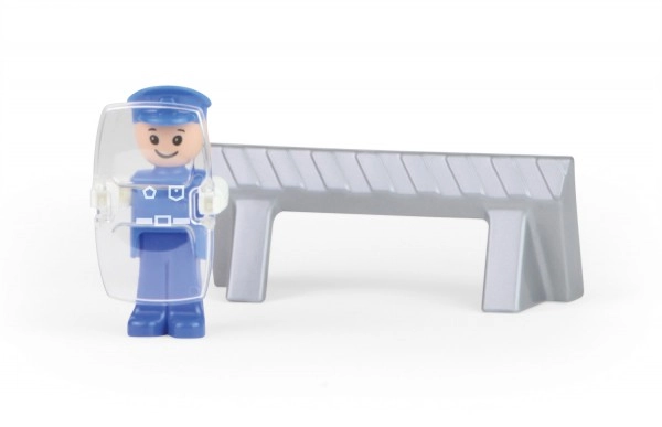 Rendőrfigura és közúti sorompó
