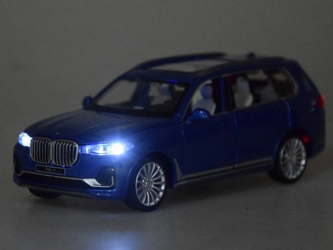 Fém autó Suv BMW X7 1:32 hang- és fényhatásokkal