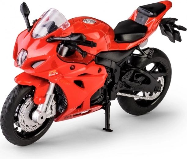 Fém alkatrészek és gumibroncsok