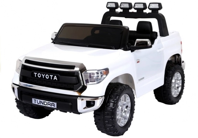 Fehér akkumulátoros Toyota Tundra gyerekautó