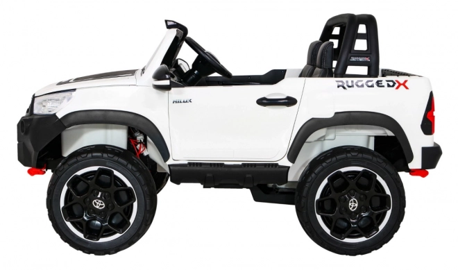 Toyota Hilux jármű fehér