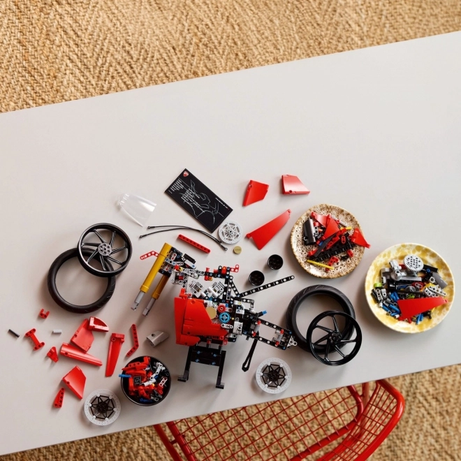 Lego Technic Motorkerékpár Ducati Panigale V4 S