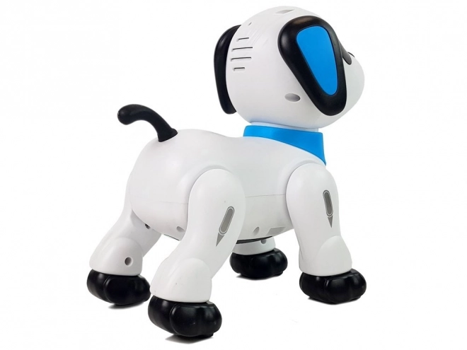 Interaktív hangvezérlésű robotkutya távirányítóval