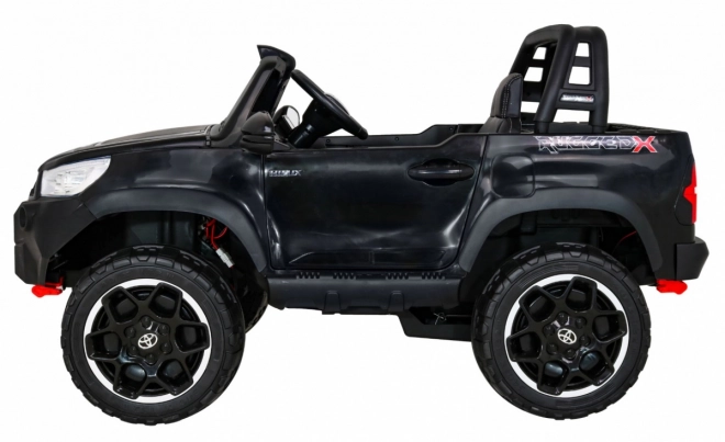 Vozidlo Toyota Hilux Fekete