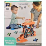 Többszintes autópálya autókkal gyerekeknek