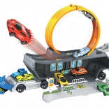 Kilövőpályás vontató és 3 kisautó