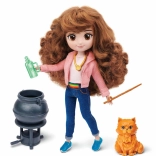 Harry Potter divatbaba Hermione kiegészítőkkel 20 cm