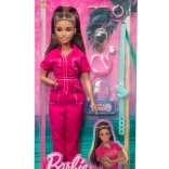 barbie barna hajú rózsaszín overálban, kiegészítőkkel