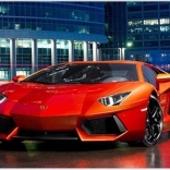 Gyöngymozaik – piros autó