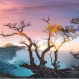 Panorámapuzzle RAVENSBURGER Kénes tó az Ijen-hegyen, Jáva