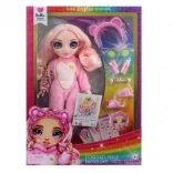 Loutka Rainbow High Junior a pizsamaparti, Bella Rózsaszín