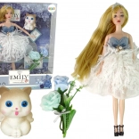 Emily baba kiscicával és virágokkal