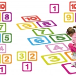 padlóra ragasztható matricák 1–10 számokkal ugróiskolához – oktató készlet