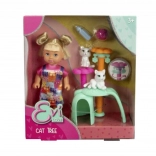 Panenka Evička macskakarommal