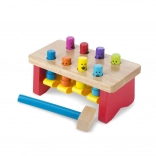 MELISSA & DOUG fa kalapácsolós pad színes szegekkel