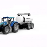 Traktor lendkerékkel és utánfutóval