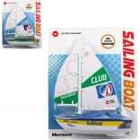 Műanyag vitorlás hajó akkumulátorral