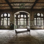 Puzzle Elveszett helyek: Elhagyatott szoba 1000 darab