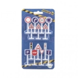 Közlekedési táblák – oktatási készlet 14 db, műanyag modellek 5,5 cm