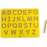 VIGA fa grafomotoros tábla – nagy nyomtatott betűk