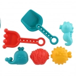 Műanyag homokozókészlet gyerekeknek lapáttal, gereblyével és formákkal hálóban