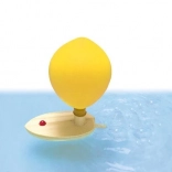 Fából készült légmeghajtású csónak