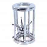 Tüskés süni a ketrecben – fém